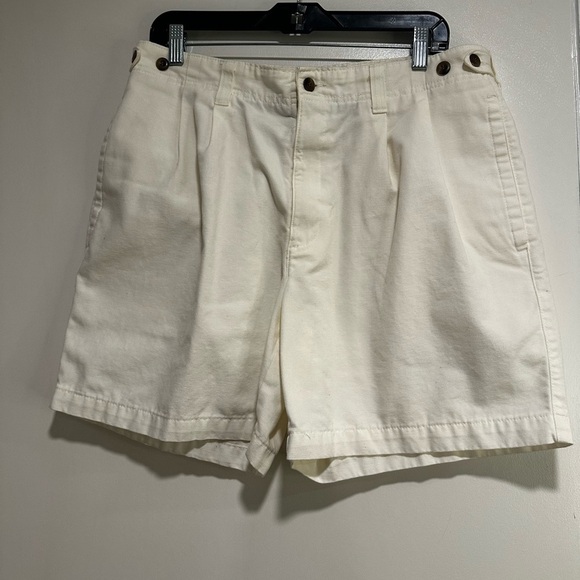 Men's Dockers Pleated No Wrinkle Shorts White size 36. Slit Pockets. 100% Cotton - Picture 1 of 11